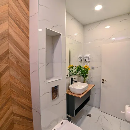 терра роза Karlovo